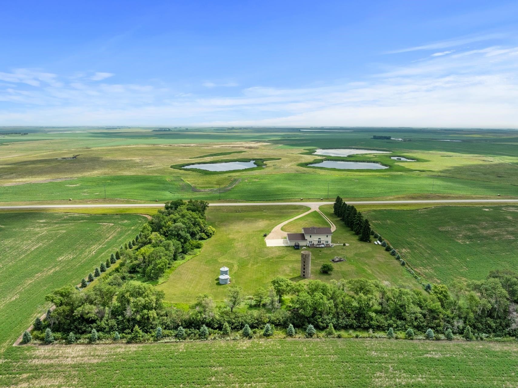 Single Family 8BR 4BA - 5843 HWY 3, Rugby, ND
