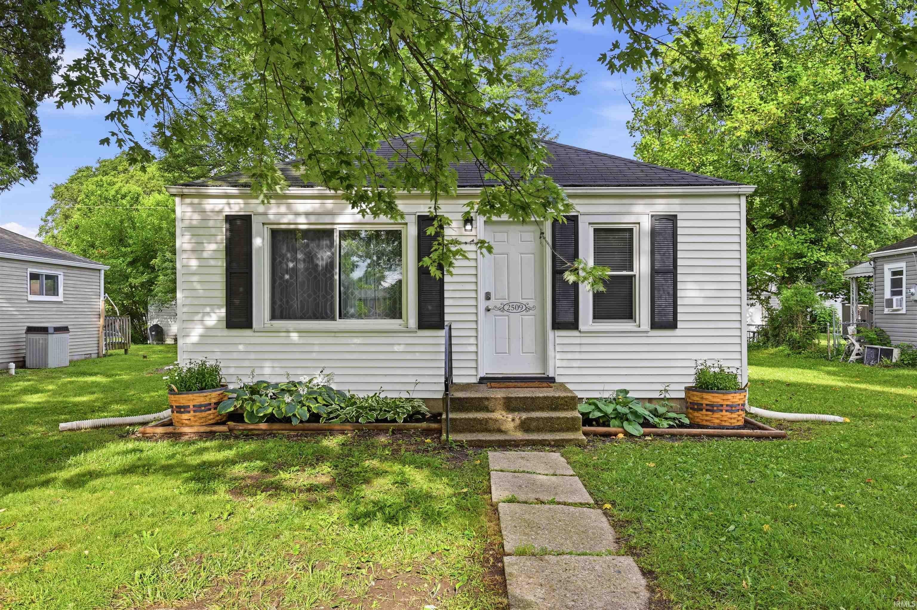 Single Family 3BR 2BA - 2509 N New York Ave, Muncie, IN