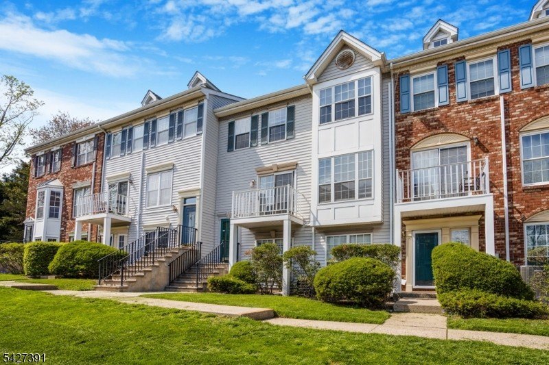 Condo 2BR 3BA - 166 Sapphire ln, Franklin Twp., NJ
