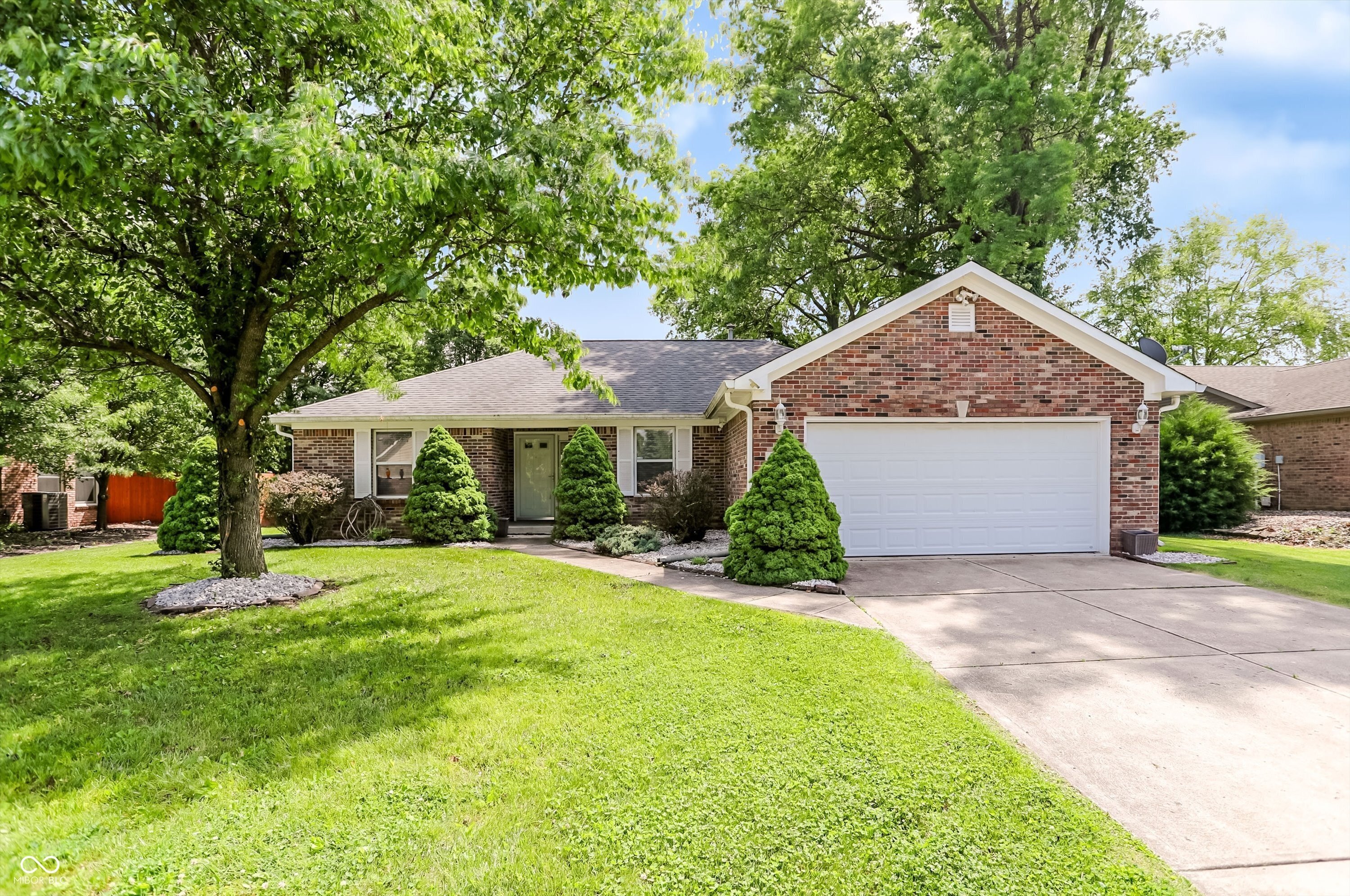 Single Family 3BR 2BA - 711 N Scott Drive, Greenwood, IN