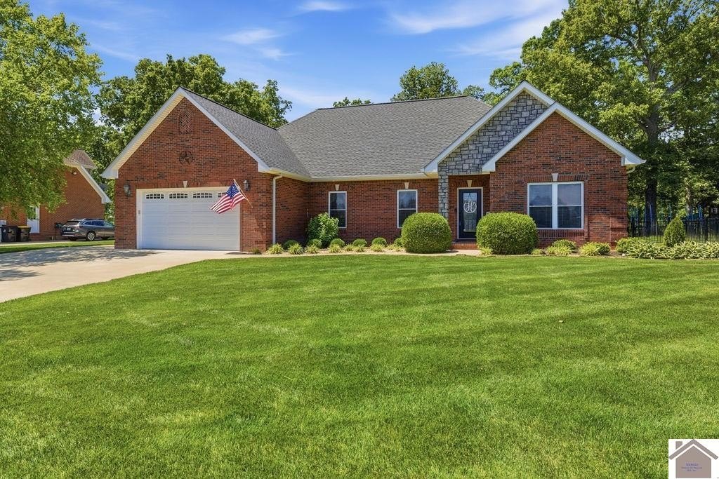 Single Family 3BR 2BA - 76 Blissful View Drive, Murray, KY