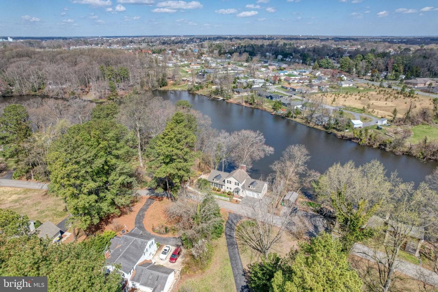 Single Family 4BR 3BA - 89 S SHORE DR, DOVER, DE
