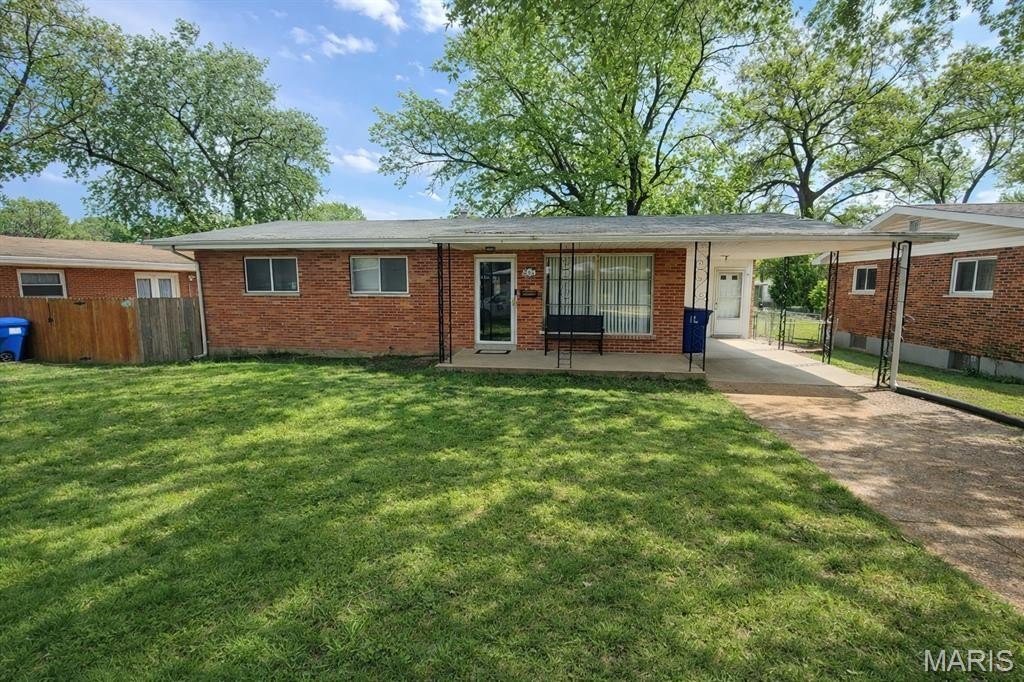 Single Family 3BR 2BA - 840 Naomi Avenue, Florissant, MO