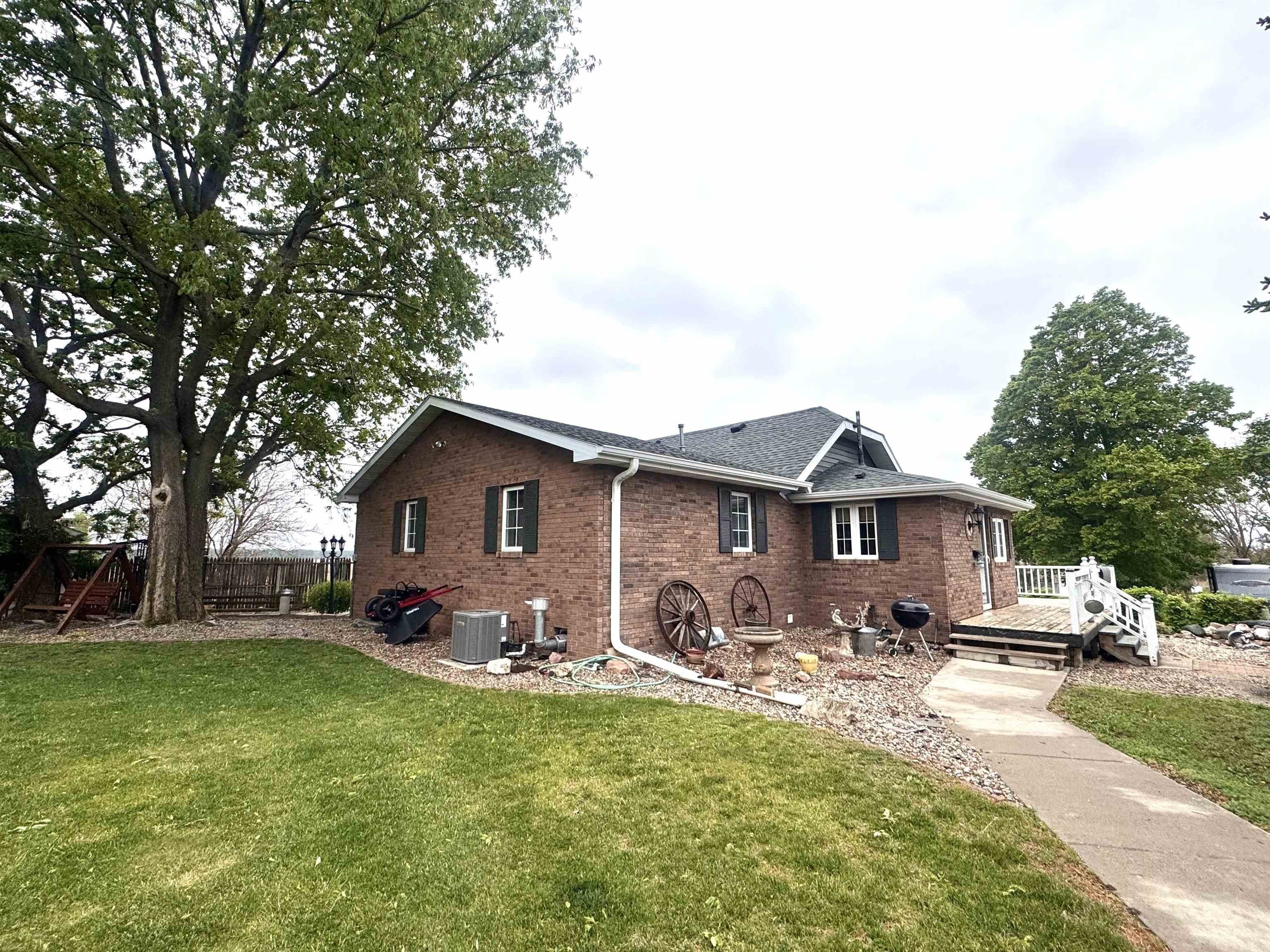 Single Family 2BR - 301 Lincoln Ave., Volin, SD