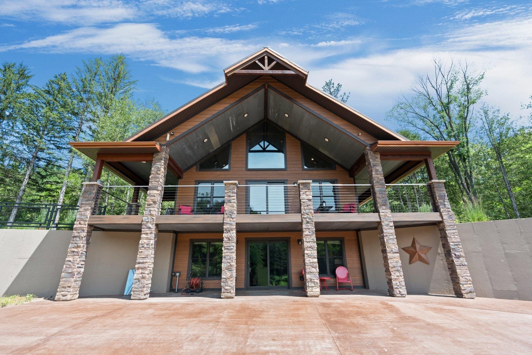 Single Family 8BR 6BA - 19108 County E Road, Richland Center, WI