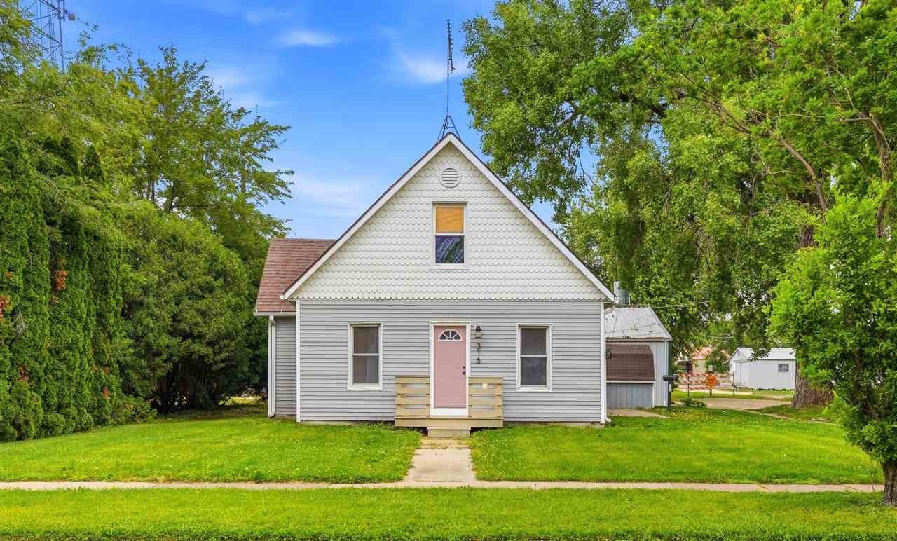 Single Family 3BR 1BA - 316 E 3rd St, Washington, IA