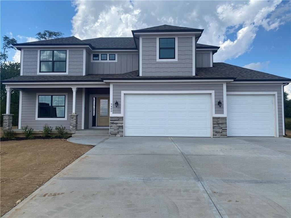 Single Family 6BR 4BA - 12860 N Champanel Way, Kansas City, MO