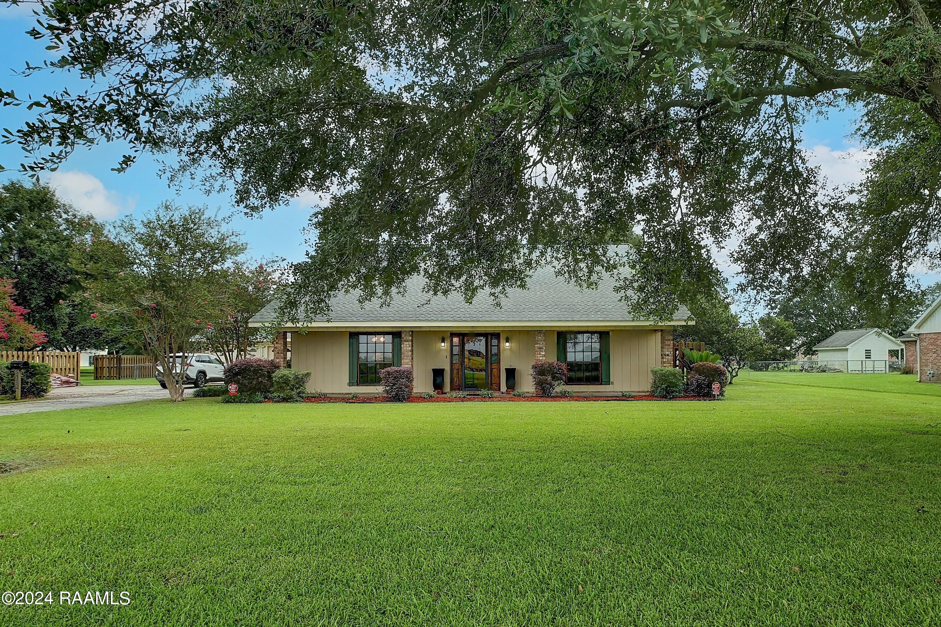 Single Family 5BR 2BA - 6320 Ebenezer Road, Crowley, LA