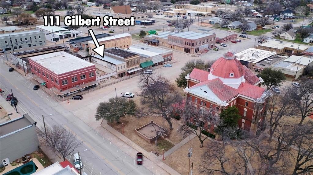 Single Family 3BR 1BA - 111 W Gilbert Street, Henrietta, TX