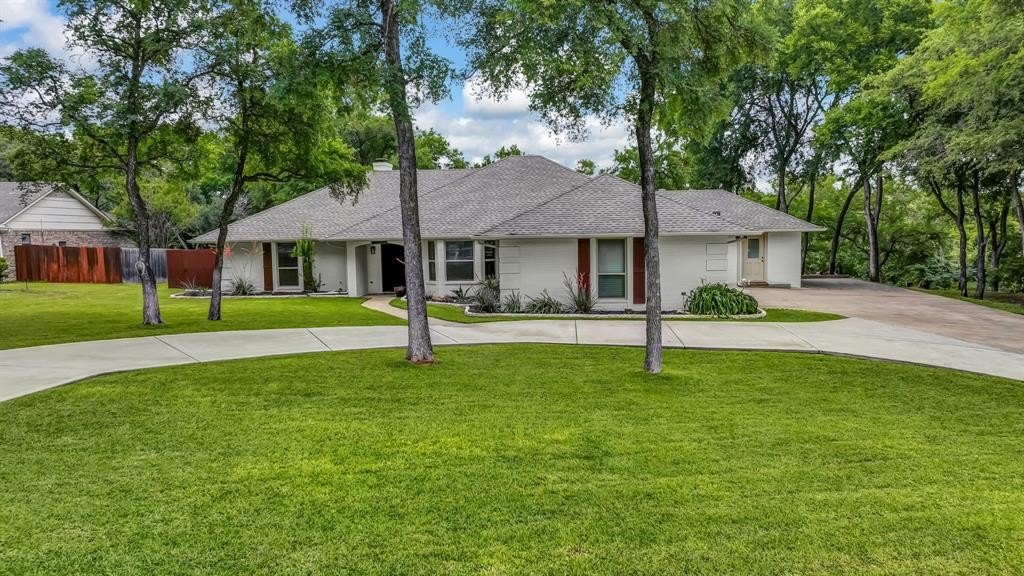 Single Family 3BR 2BA - 8012 Ravenswood Road, Granbury, TX