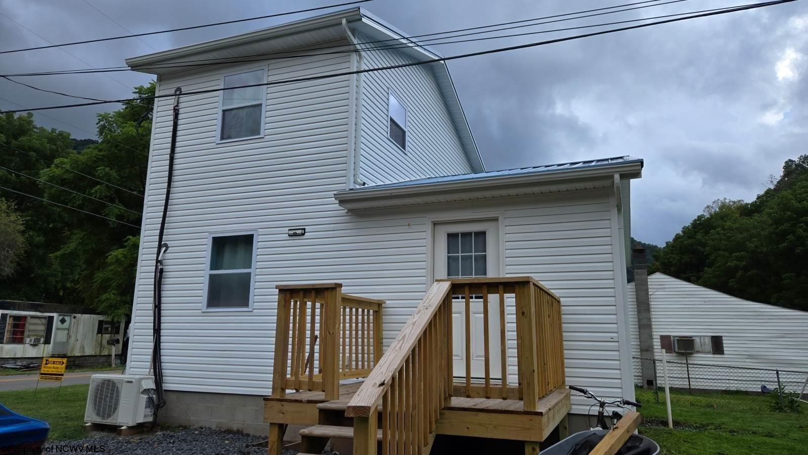 Single Family 1BR 1BA - 403 Parcoal Road, Webster Springs, WV
