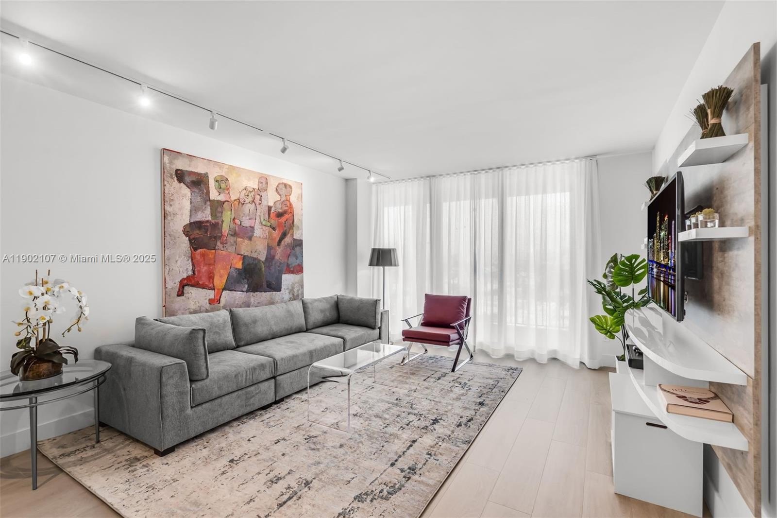 Condo 1BR 2BA - 1500 Ocean Dr, Miami Beach, FL