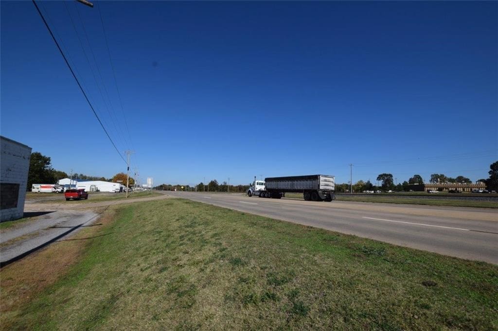 82112 HWY 59  