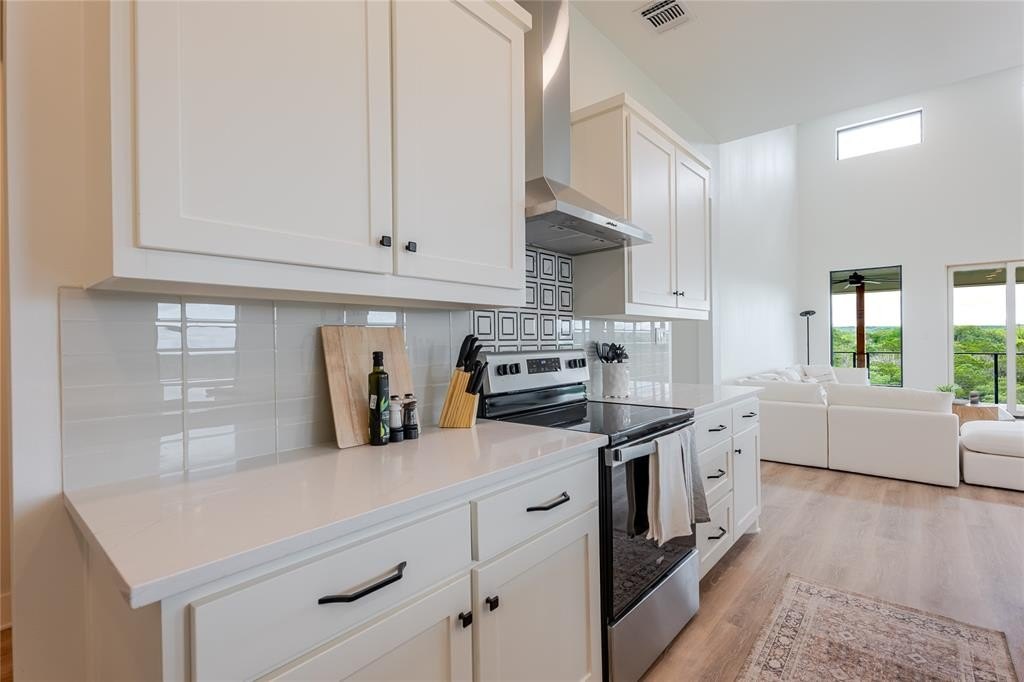 Single Family 4BR 4BA - 4064 Hells Gate Loop, Possum Kingdom Lake, TX