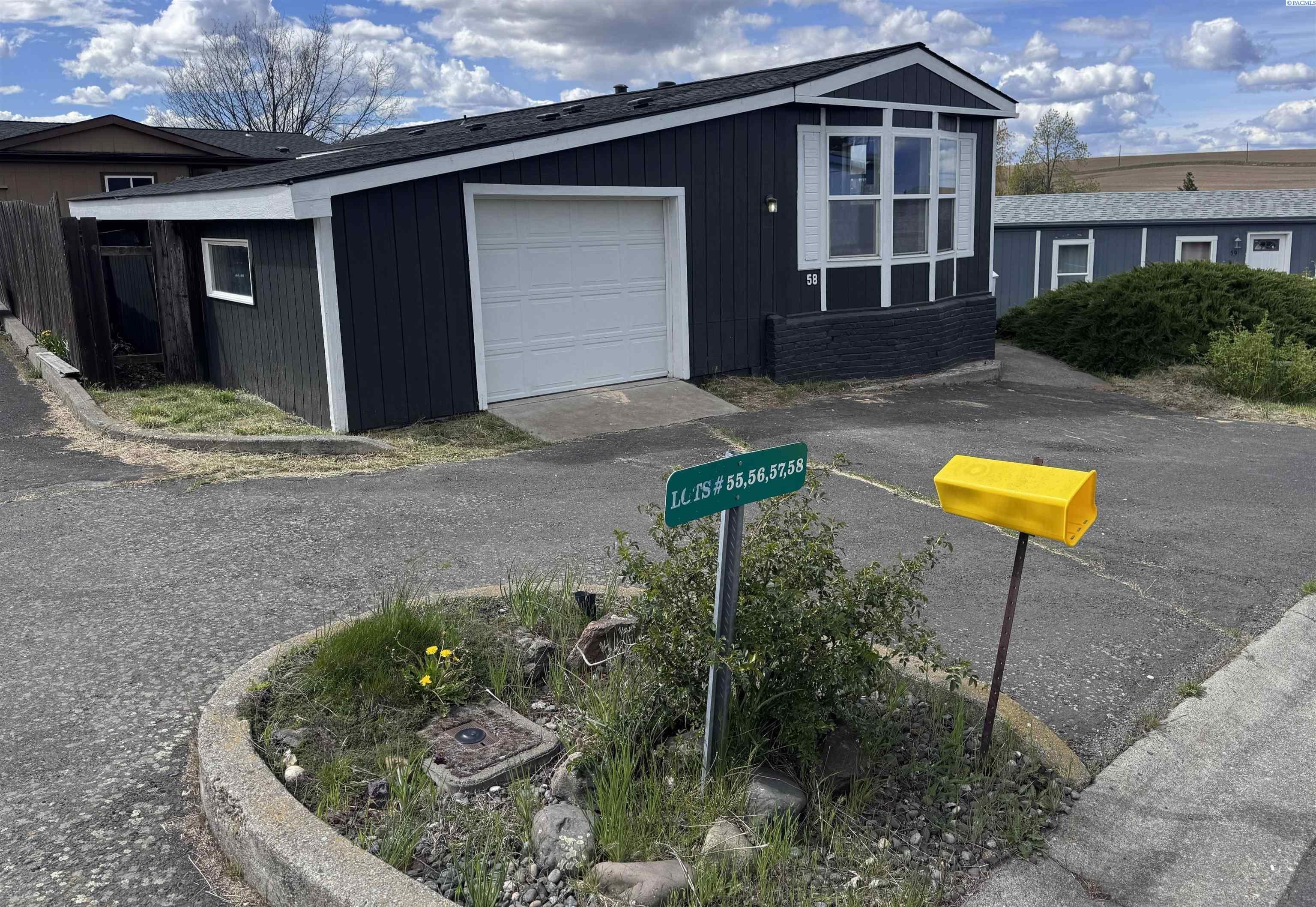 Manufactured Housing 2BR 1BA - 260 NW Golden Hills #58, Pullman, WA