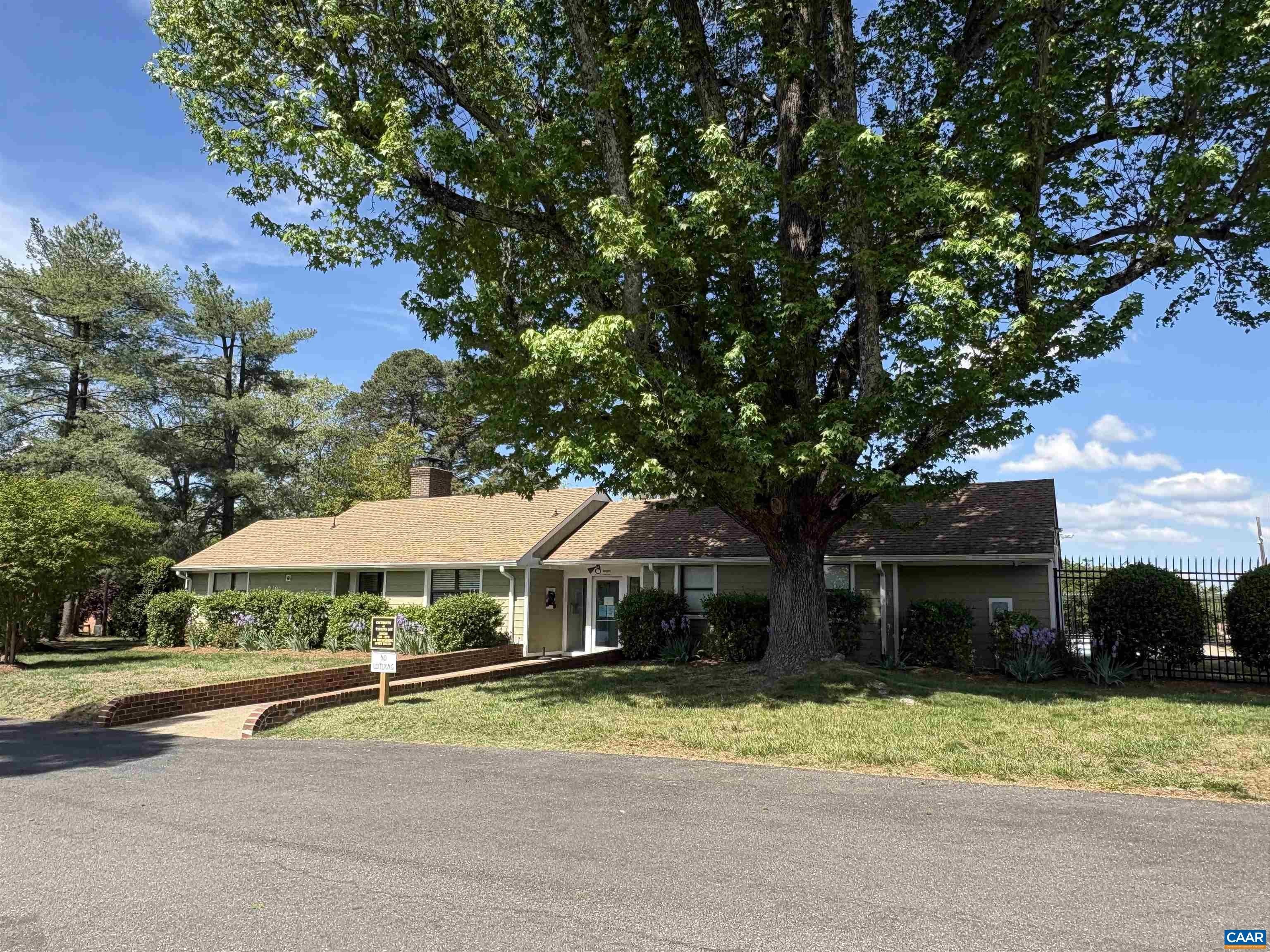 Single Family 3BR 3BA - 919 STONEHENGE RD, CHARLOTTESVILLE, VA
