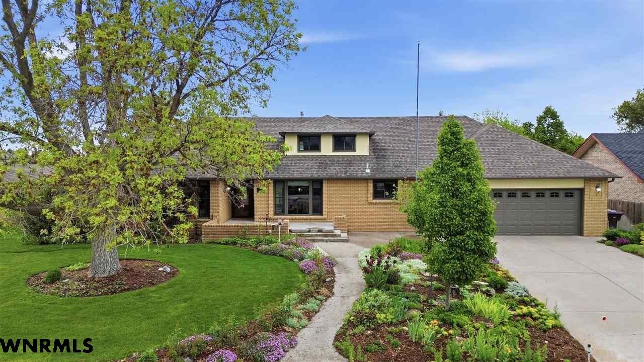 Single Family 5BR 3BA - 1501 IDLEWYLDE DR, Scottsbluff, NE