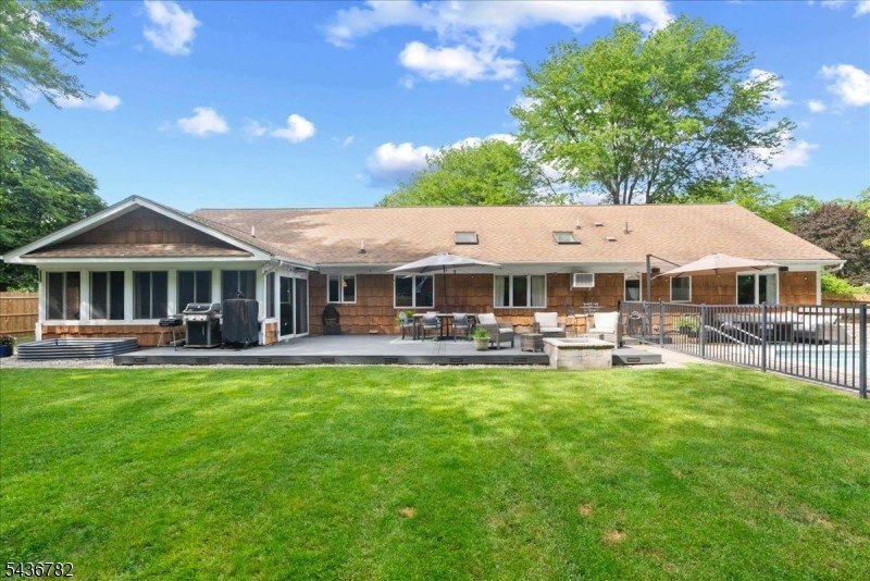 Single Family 3BR 2BA - 21 Carteret St, West Milford Twp., NJ