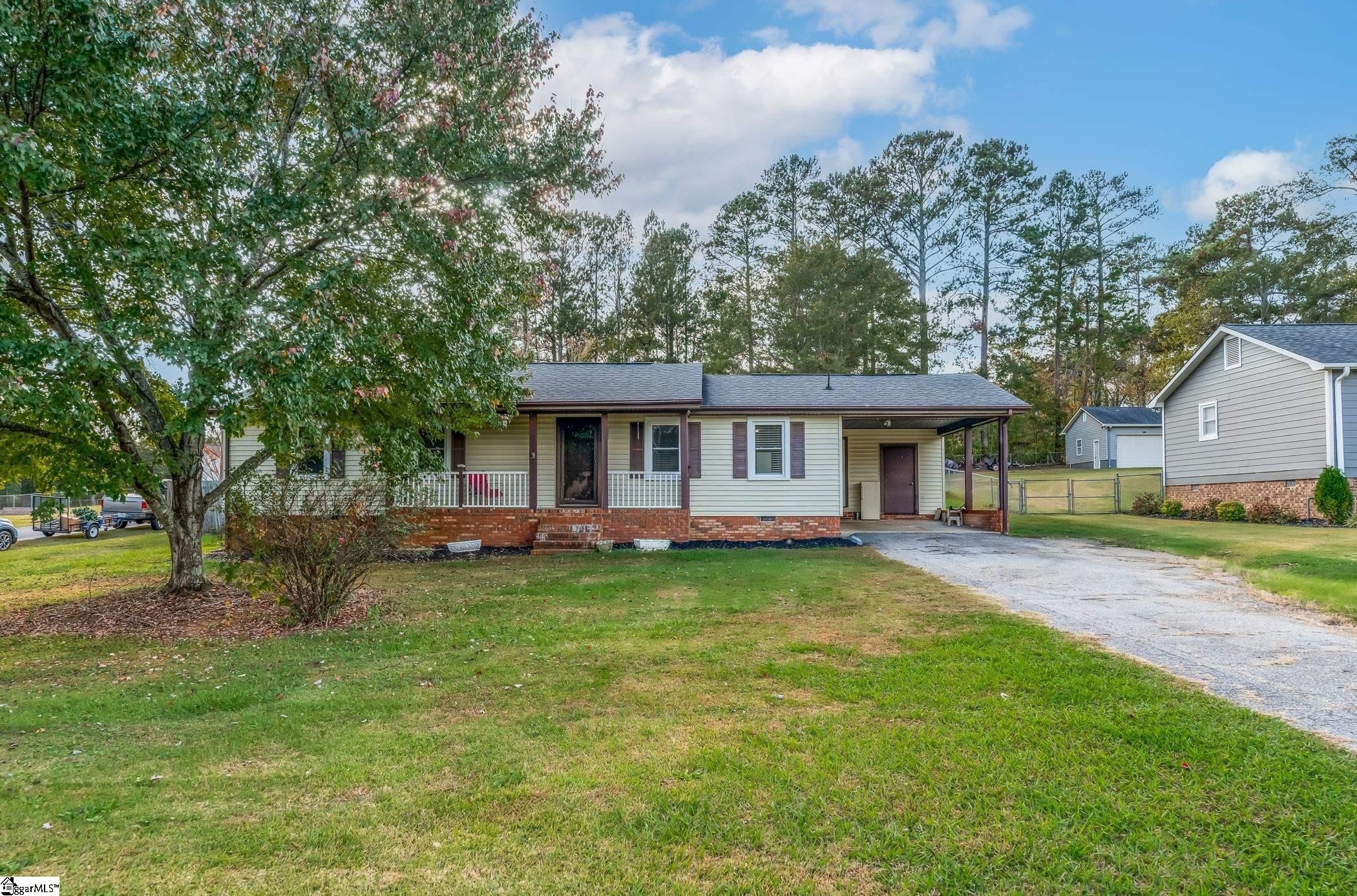 Single Family 3BR 2BA - 212 Whispering Pines Drive, Moore, SC