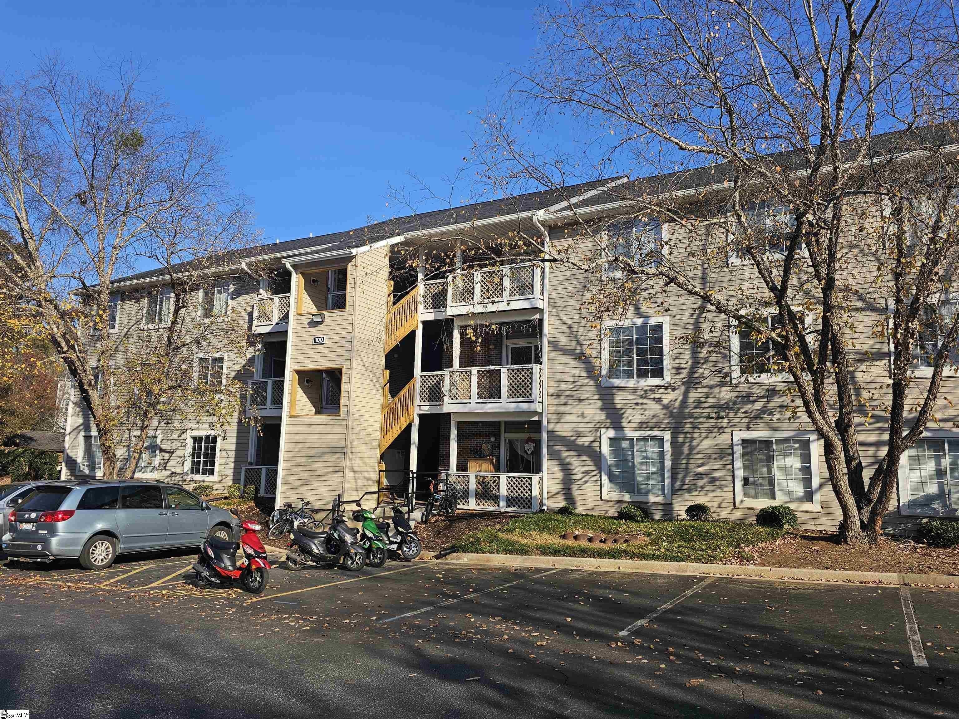 Condo 4BR 2BA - 220 Elm Street, Clemson, SC