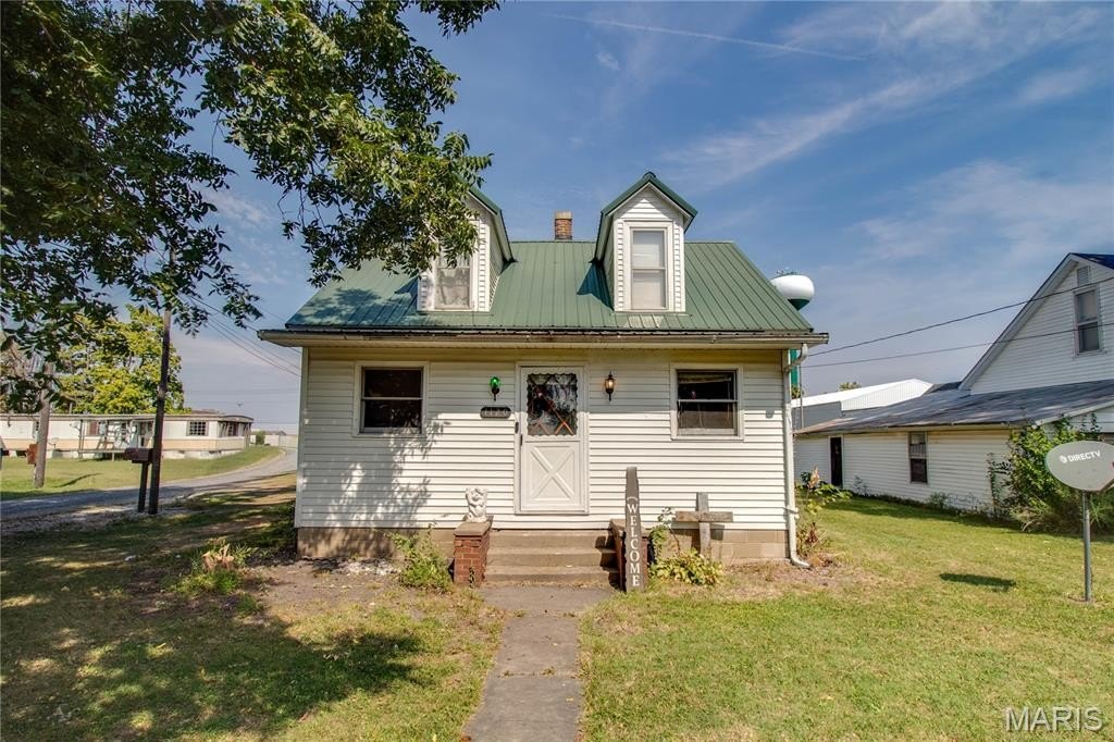 Single Family 3BR 1BA - 1120 S Main Street, Carrollton, IL