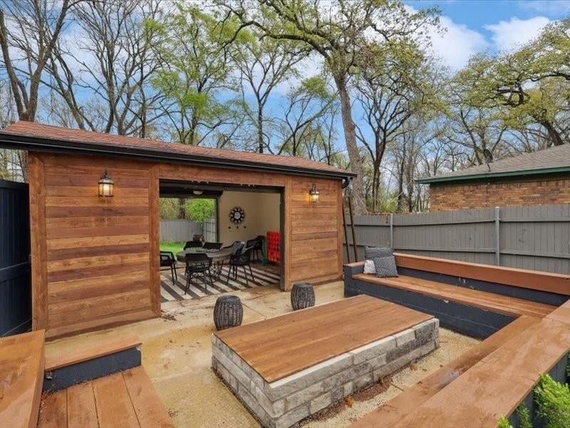Single Family 4BR 3BA - 223 Oklahoma Avenue, Pottsboro, TX