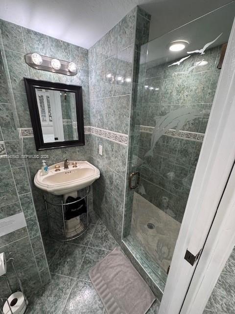 Single Family 4BR 4BA - 97501 Overseas Hwy, Key Largo, FL