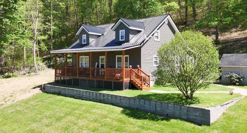 Single Family 3BR 2BA - 11951 Hwy 1690, Louisa, KY