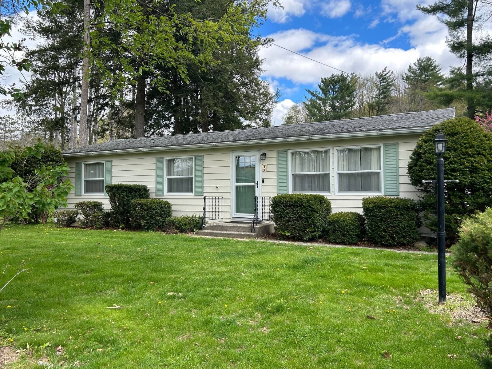 Other 3BR 2BA - 156 Lake Shore Dr N, Maryland, NY