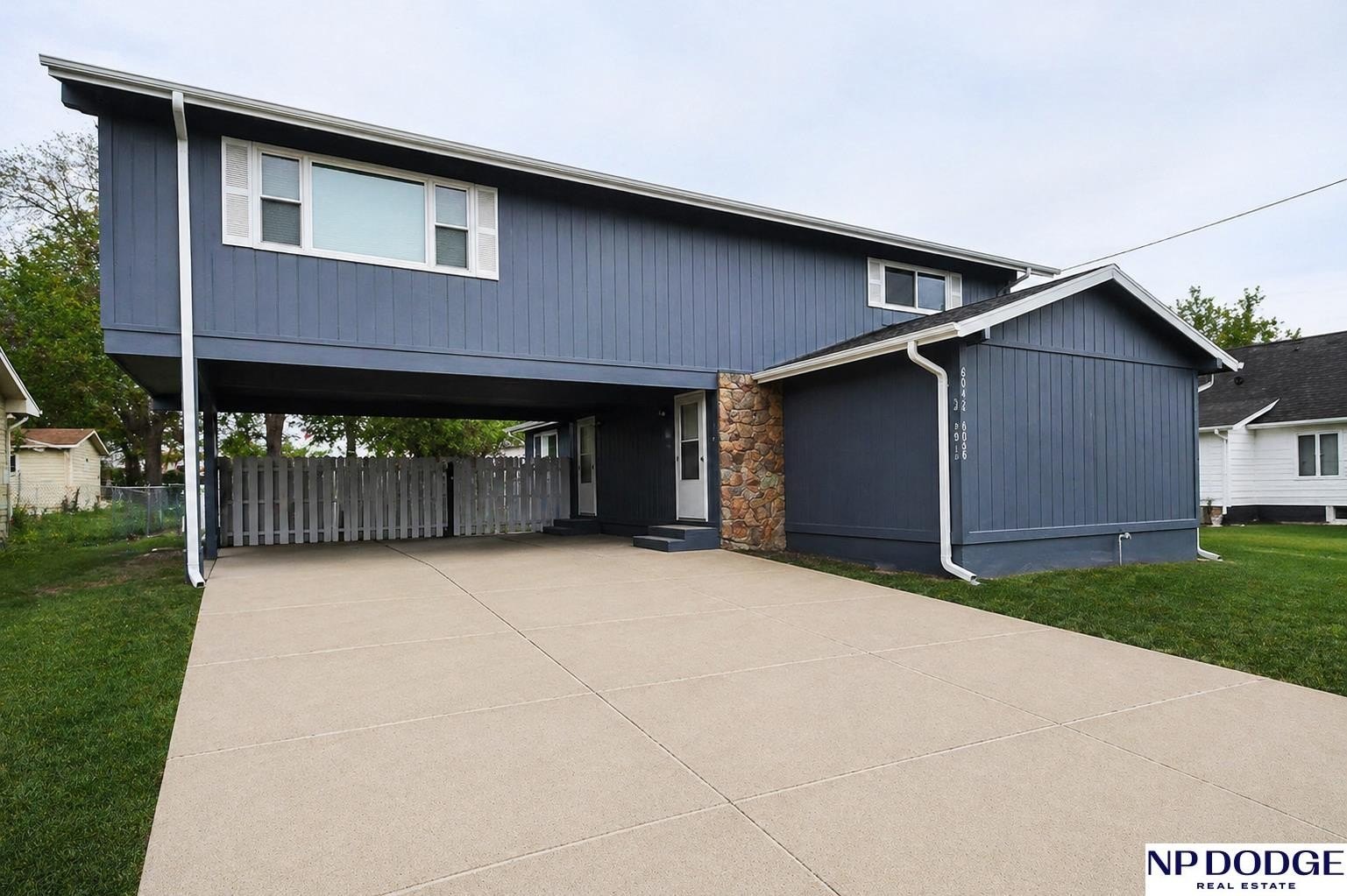 Duplex 4BR 2BA - 6024/6026 S 42 Street, Omaha, NE