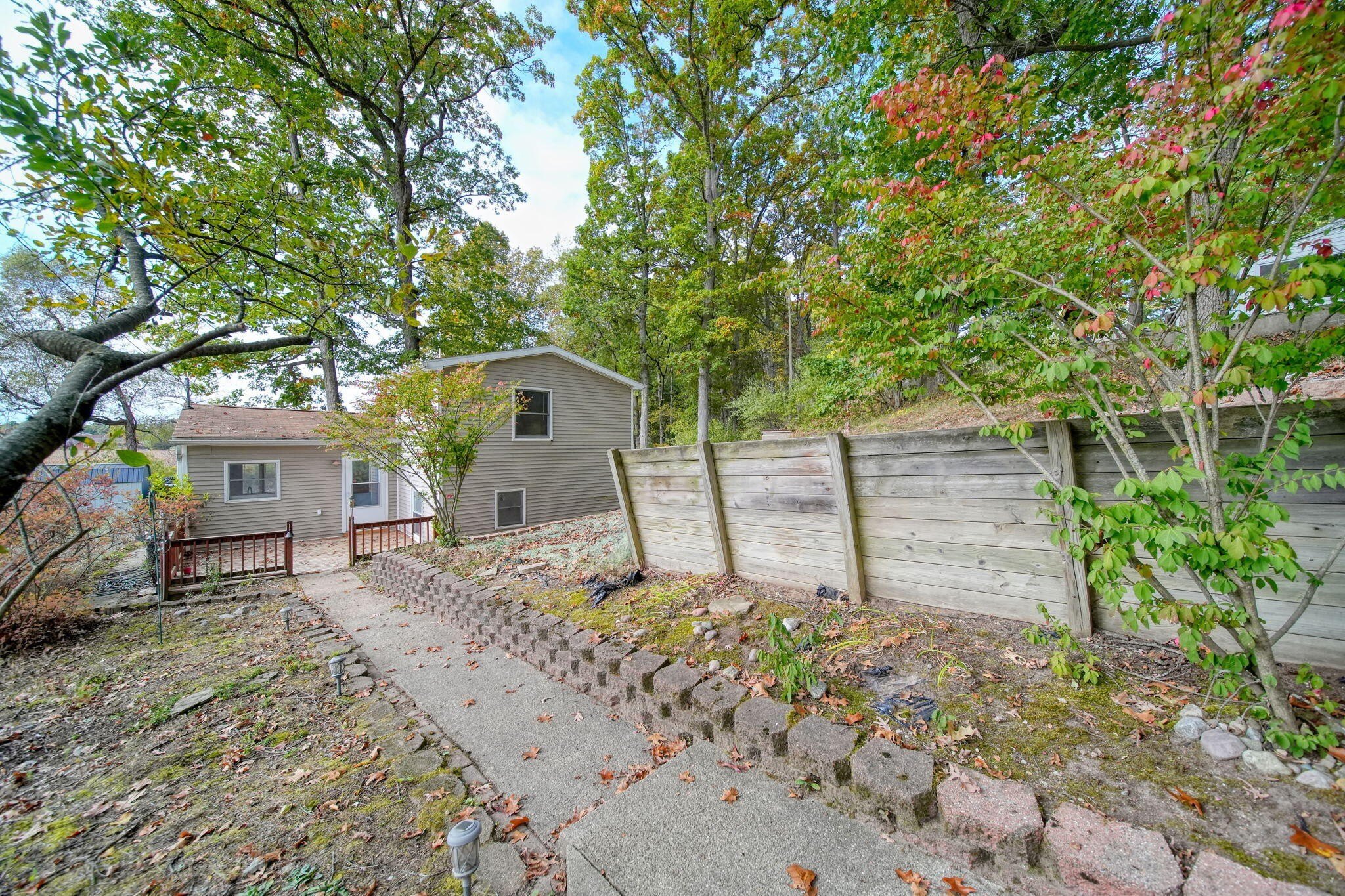 Single Family 3BR 1BA - 209 North Drive, Brooklyn, MI