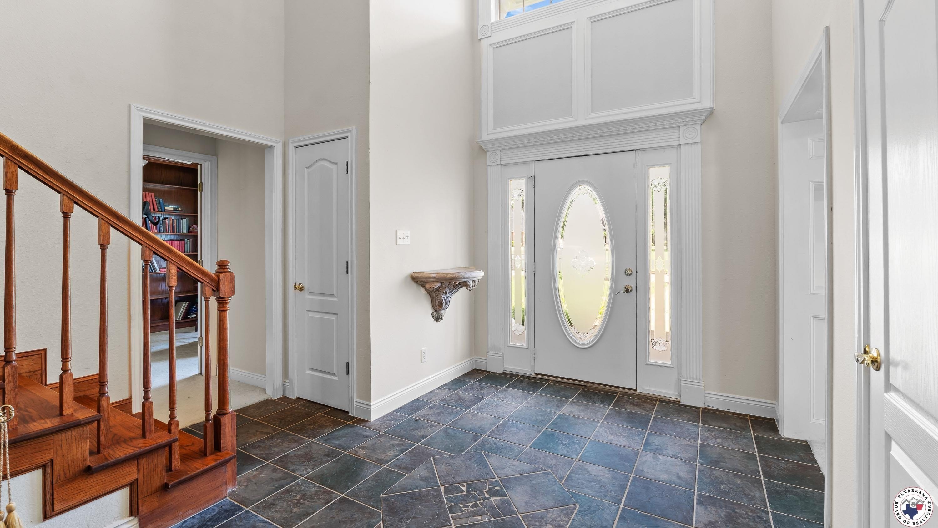 Single Family 4BR 4BA - 5906 Winchester Drive, Texarkana, TX