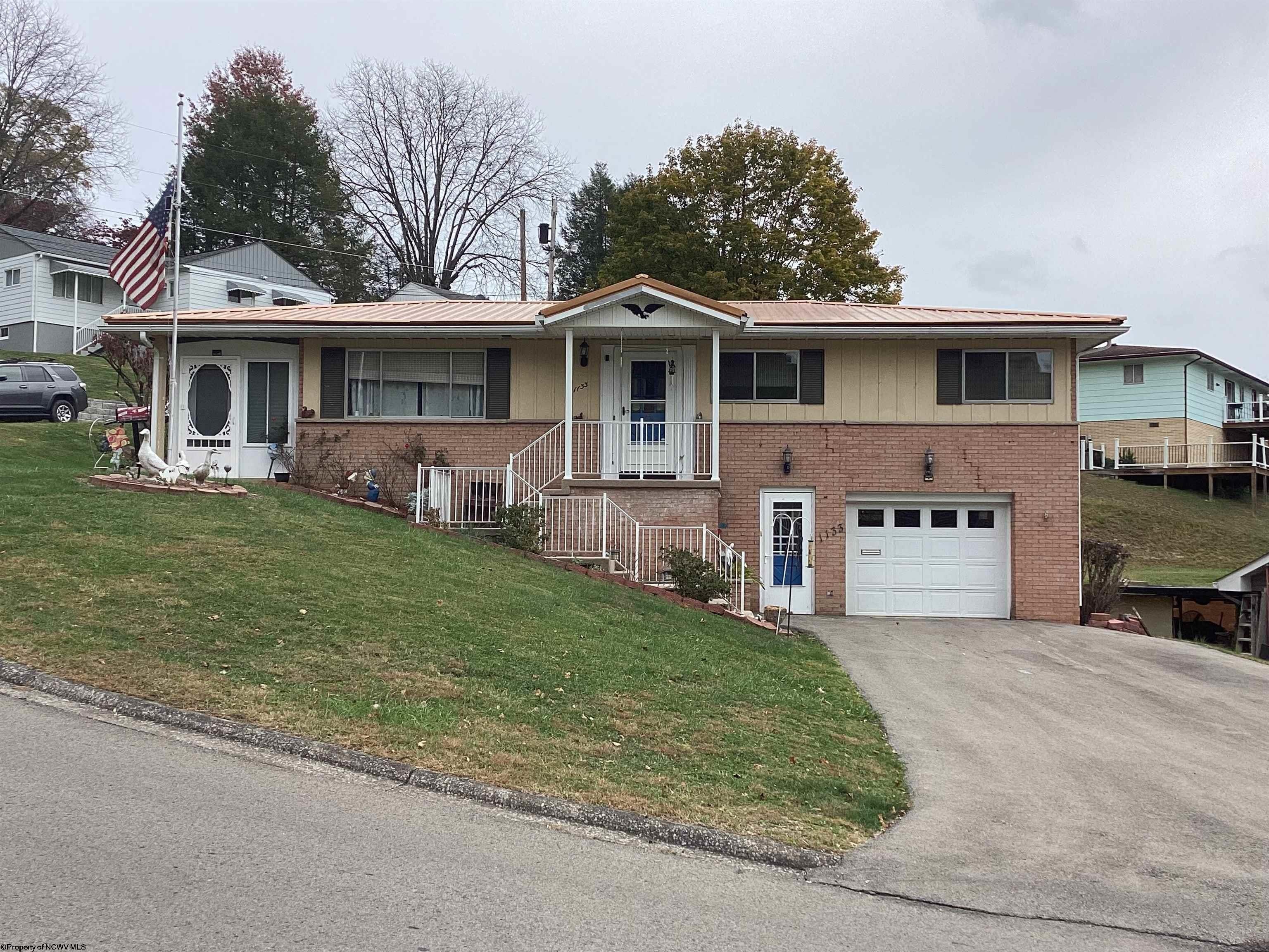 Single Family 3BR 2BA - 1133 Village Way, Fairmont, WV