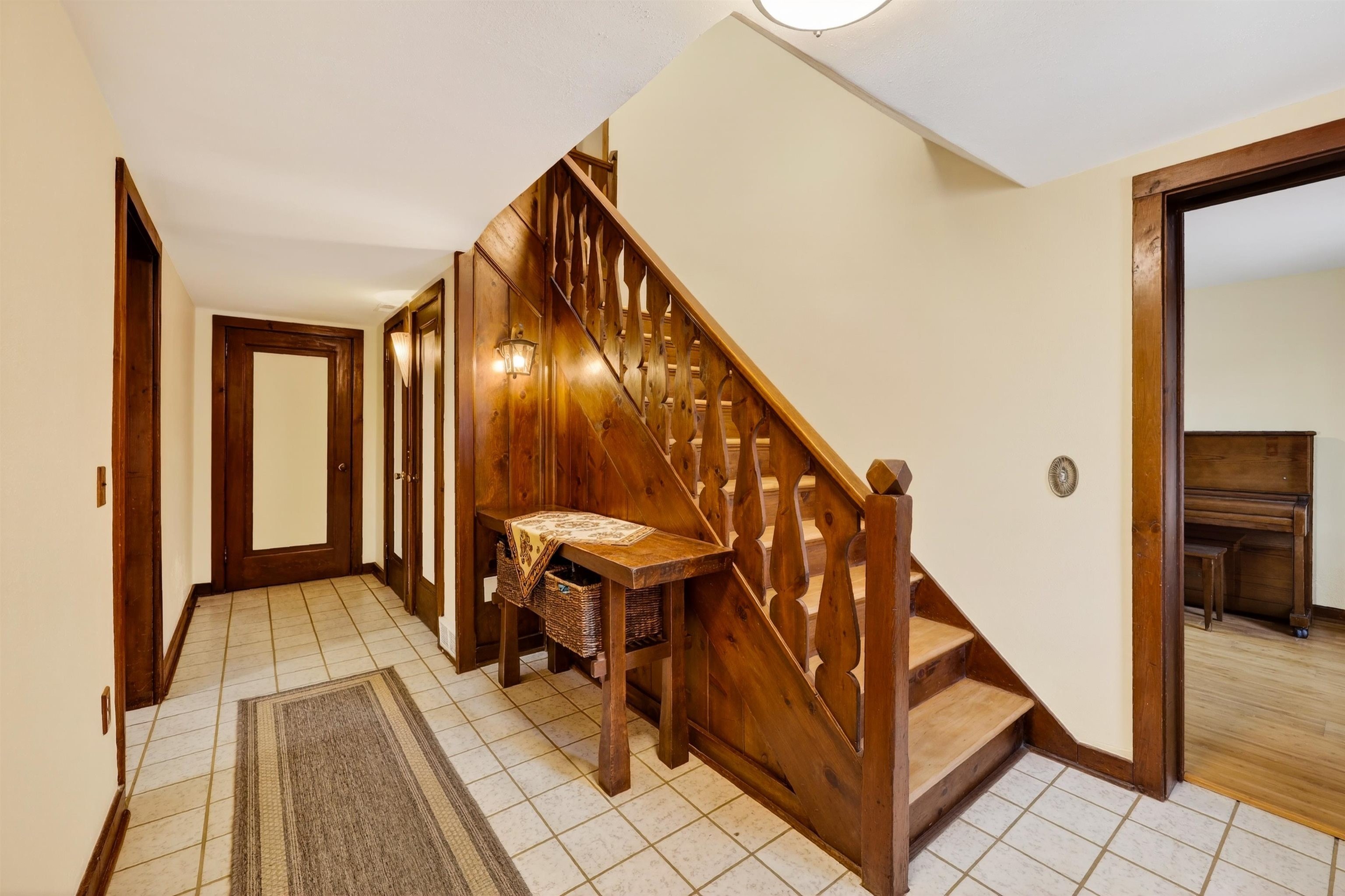 Single Family 4BR 3BA - 4215 Wanetah Trail, Madison, WI