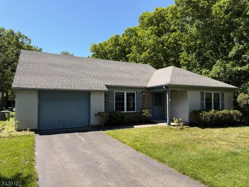 Single Family 2BR 2BA - 541 Petunia Ln, Manchester Twp., NJ