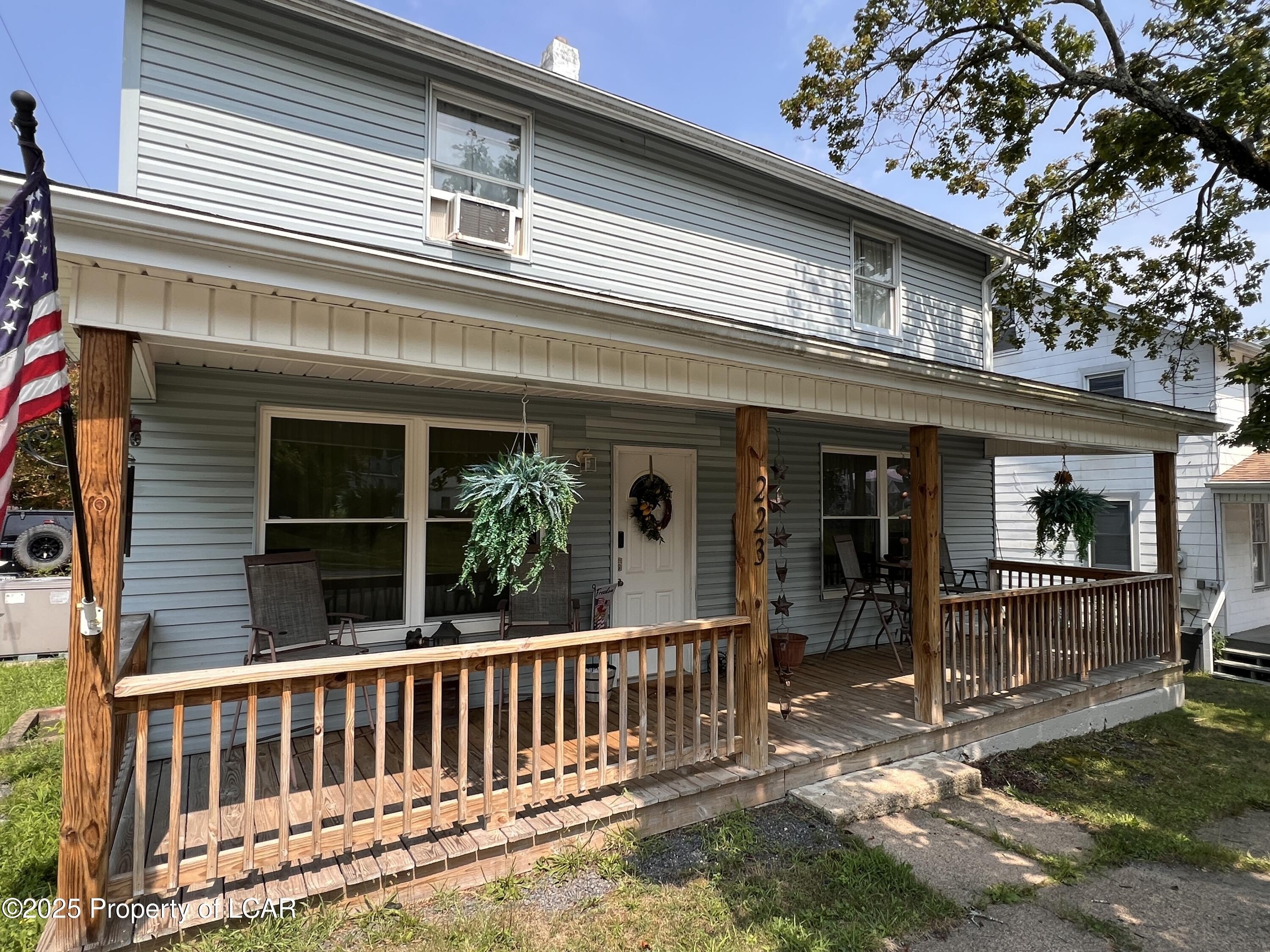 Single Family 4BR 2BA - 223 MAHANOY Street, Nuremburg, PA