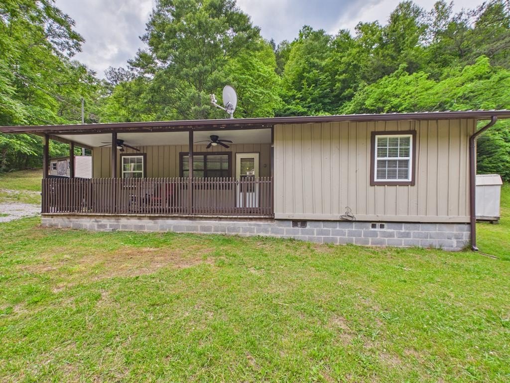 Single Family 3BR 1BA - 628 Harrison Newsome Br, Pikeville, KY