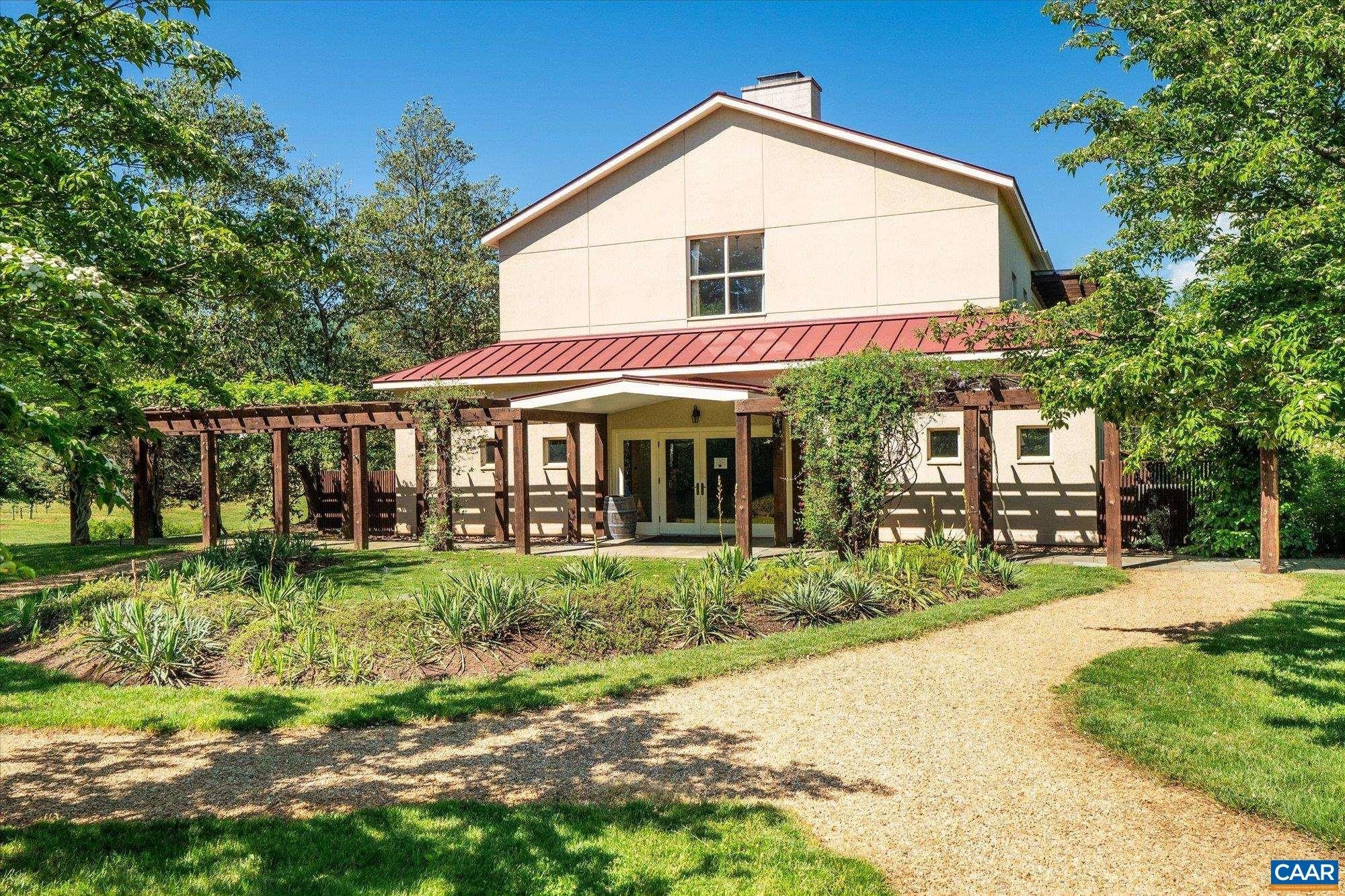 Single Family 5BR 5BA - 5190 SUGAR RIDGE RD, CROZET, VA