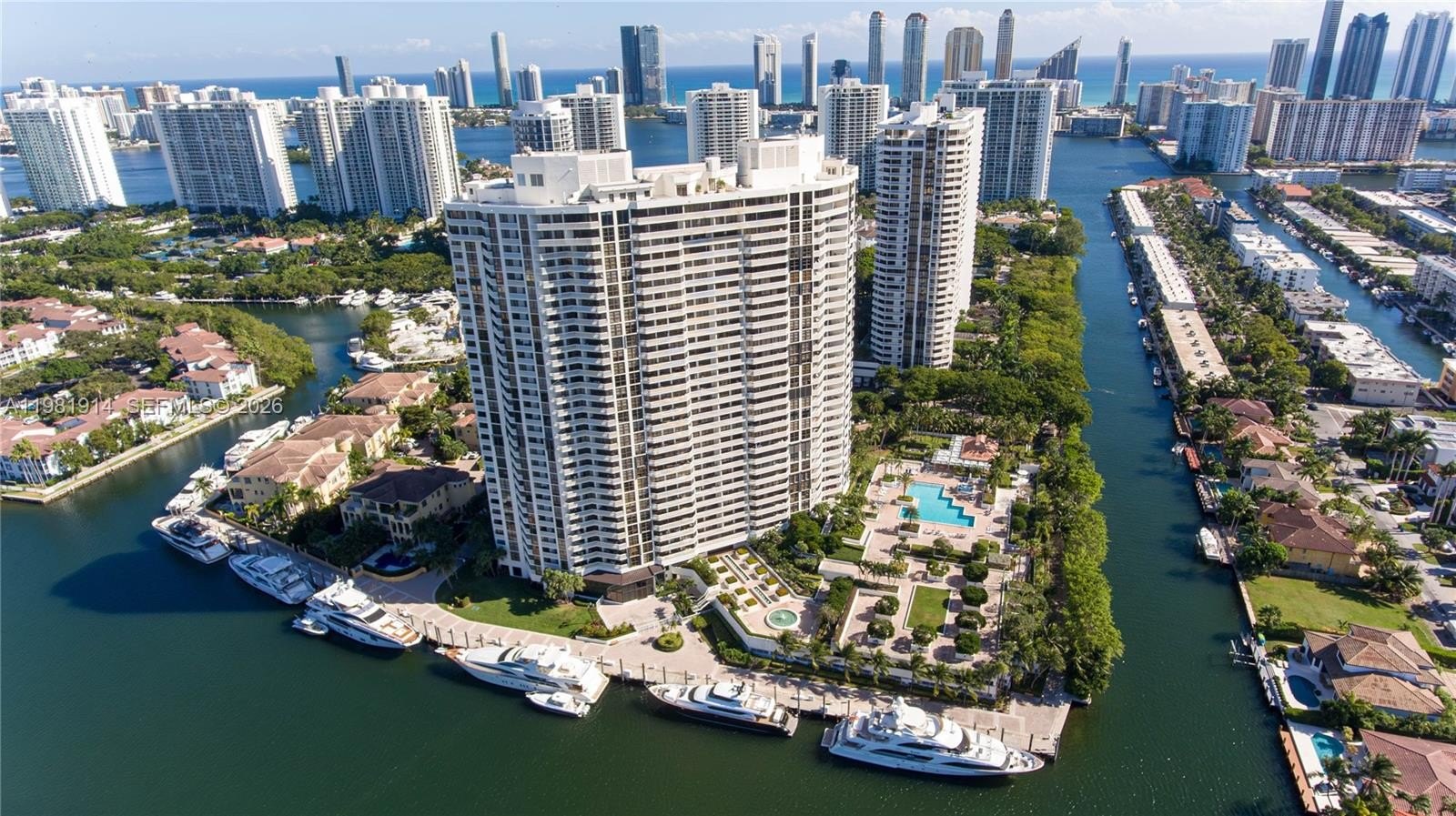 Condo 3BR 3BA - 1000 W Island Blvd, Aventura, FL