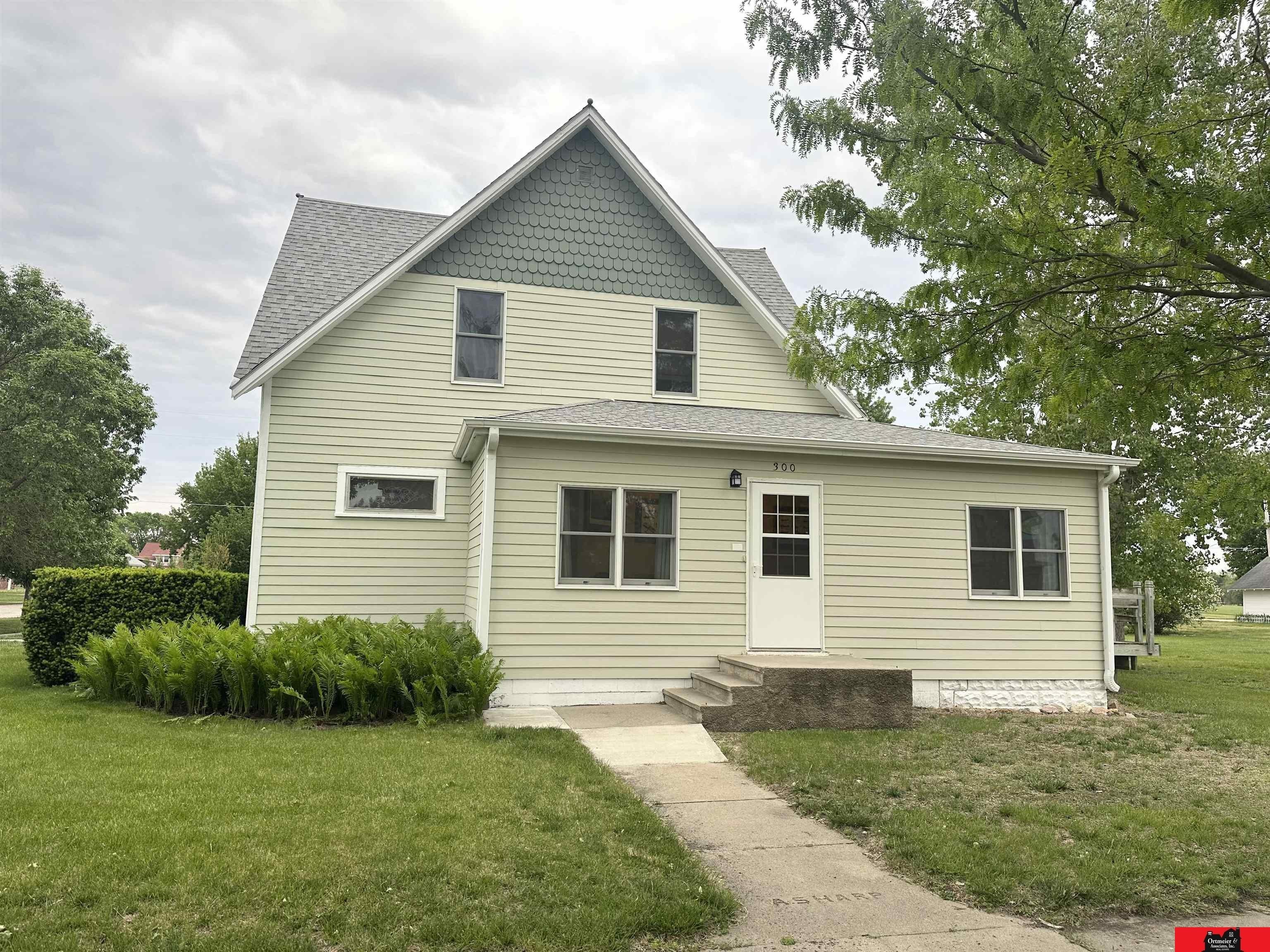 Single Family 4BR 2BA - 300 S Cuming Street, Pilger, NE