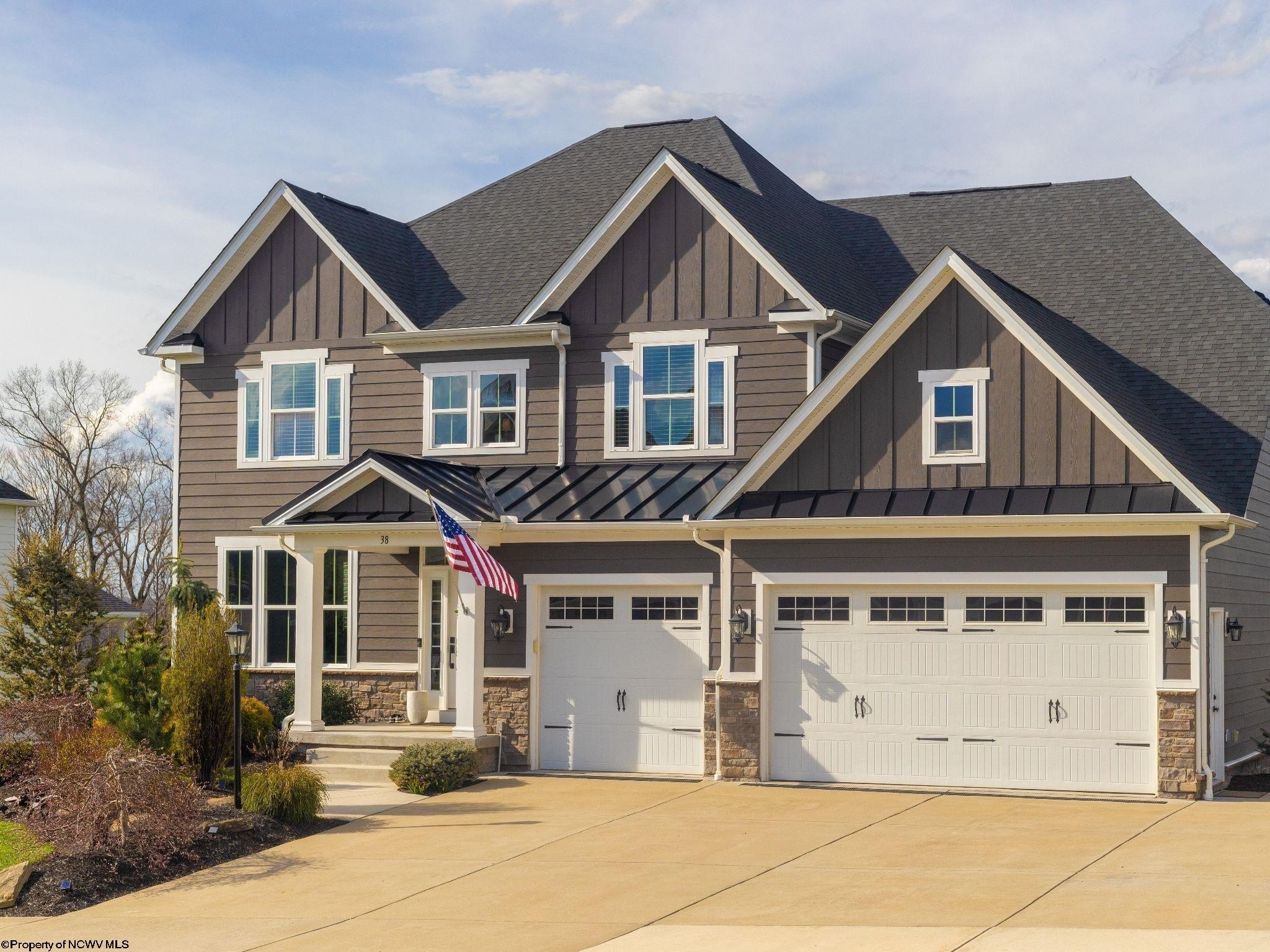 Single Family 5BR 5BA - 38 E Wind Trail, Morgantown, WV
