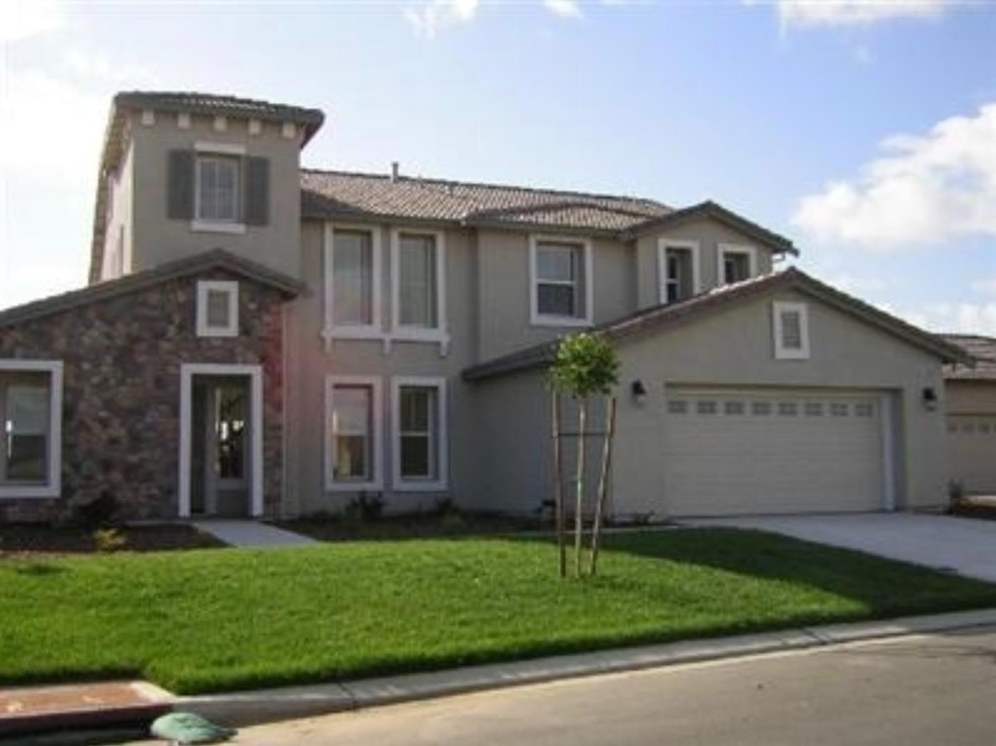 Single Family 4BR 4BA - 15220 Torrey Pines CIR, CHOWCHILLA, CA