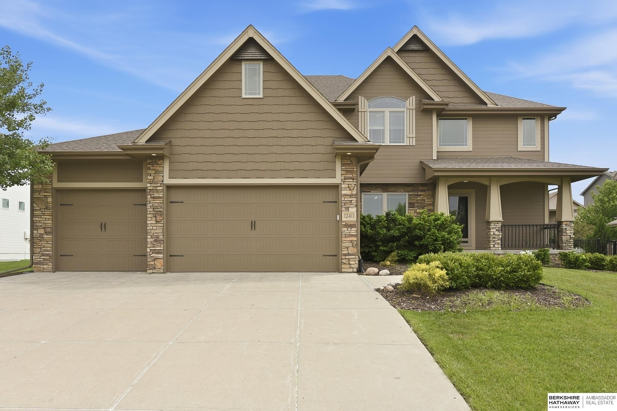 Single Family 5BR 4BA - 12411 Osprey Lane, Papillion, NE