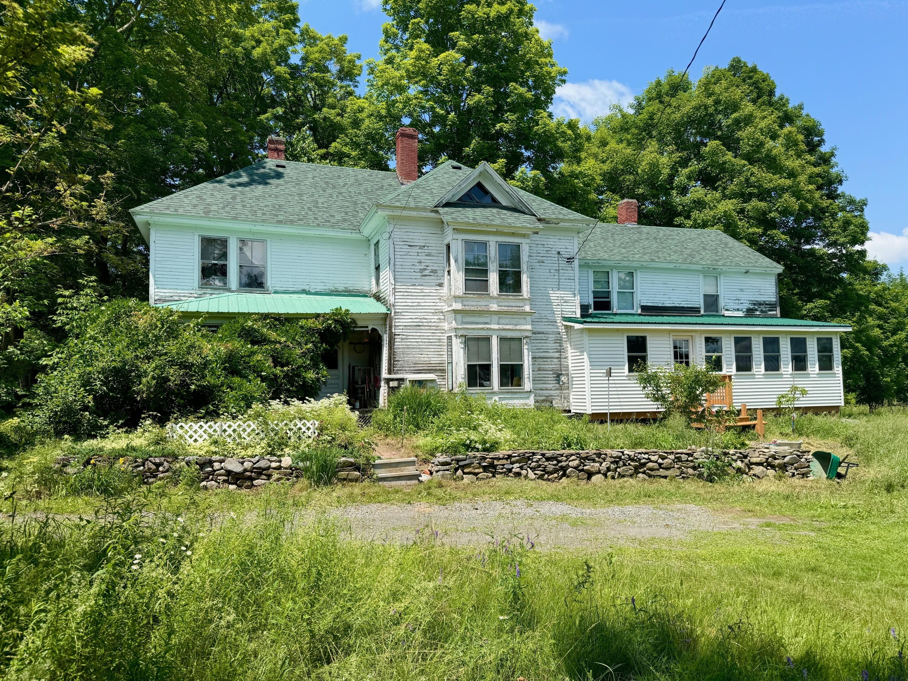 Single Family 4BR 2BA - 610 E Sangerville Road, Sangerville, ME