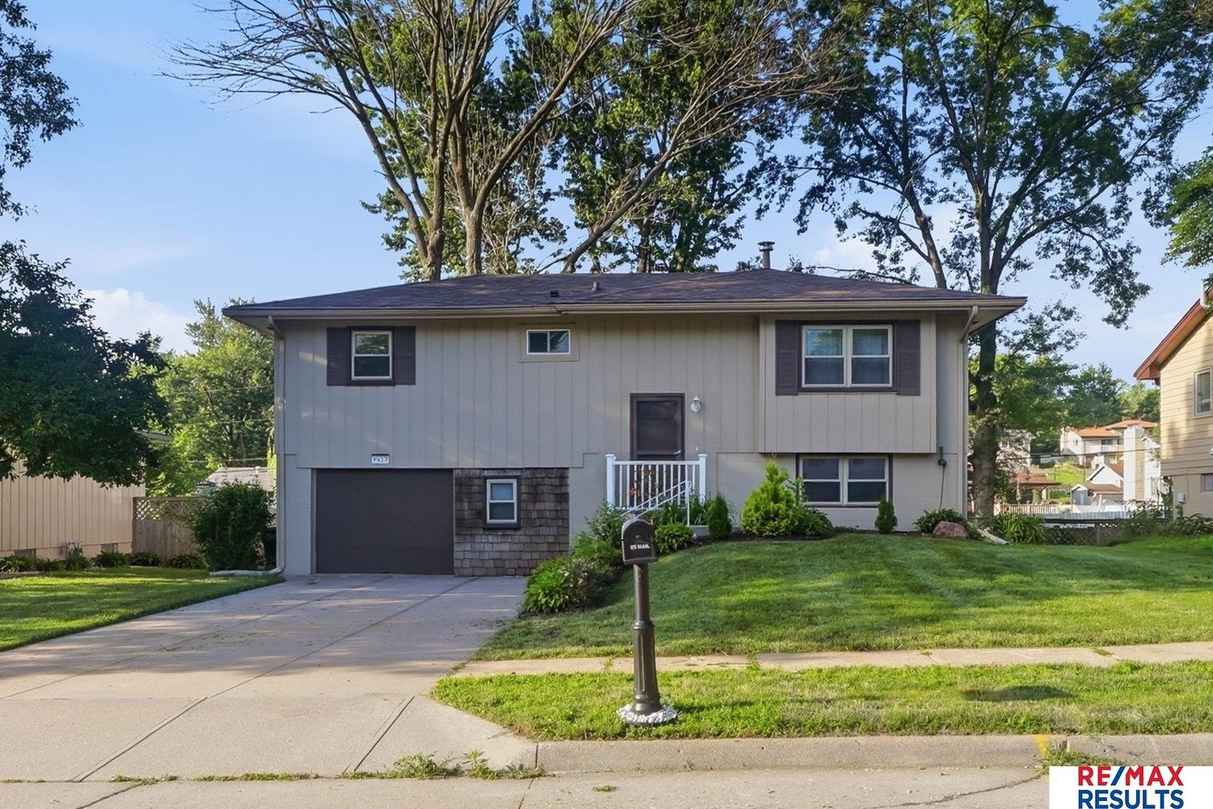 Single Family 3BR 2BA - 9417 Miami Street, Omaha, NE