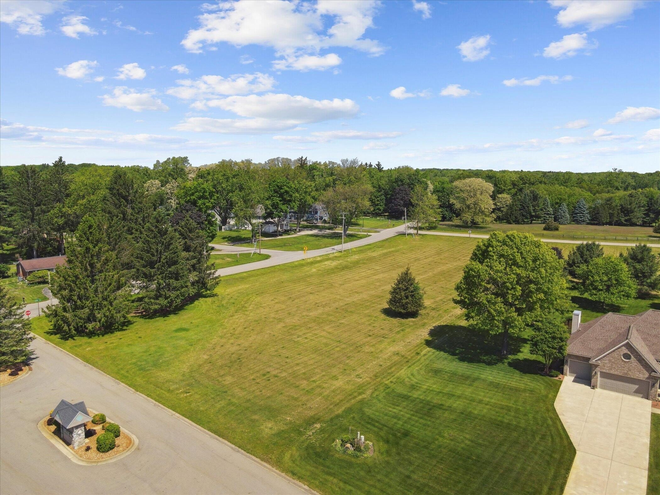 Single Family - 6000 Riverview Drive, Jackson, MI