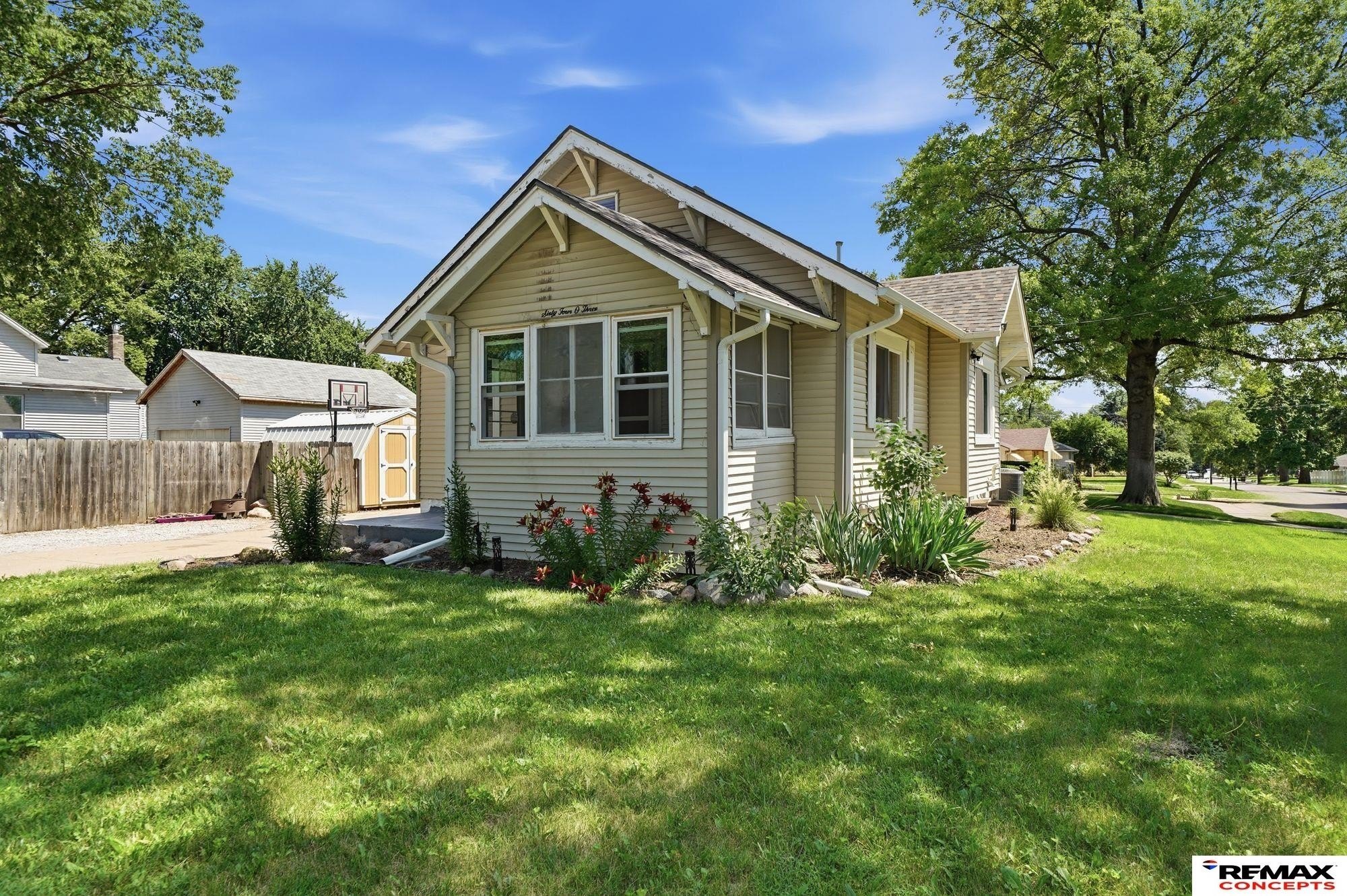 Single Family 3BR 2BA - 6403 Leighton Avenue, Lincoln, NE