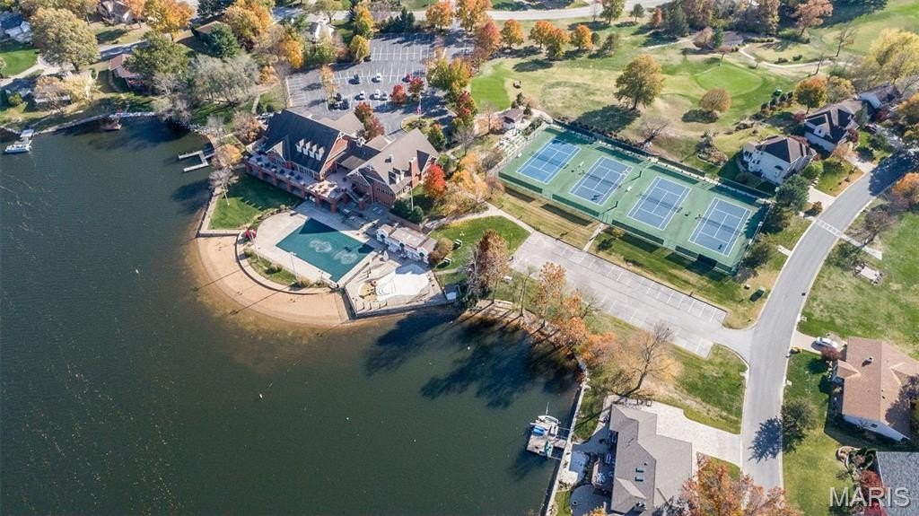 Single Family 4BR 2BA - 5 Provence Drive, Lake St Louis, MO