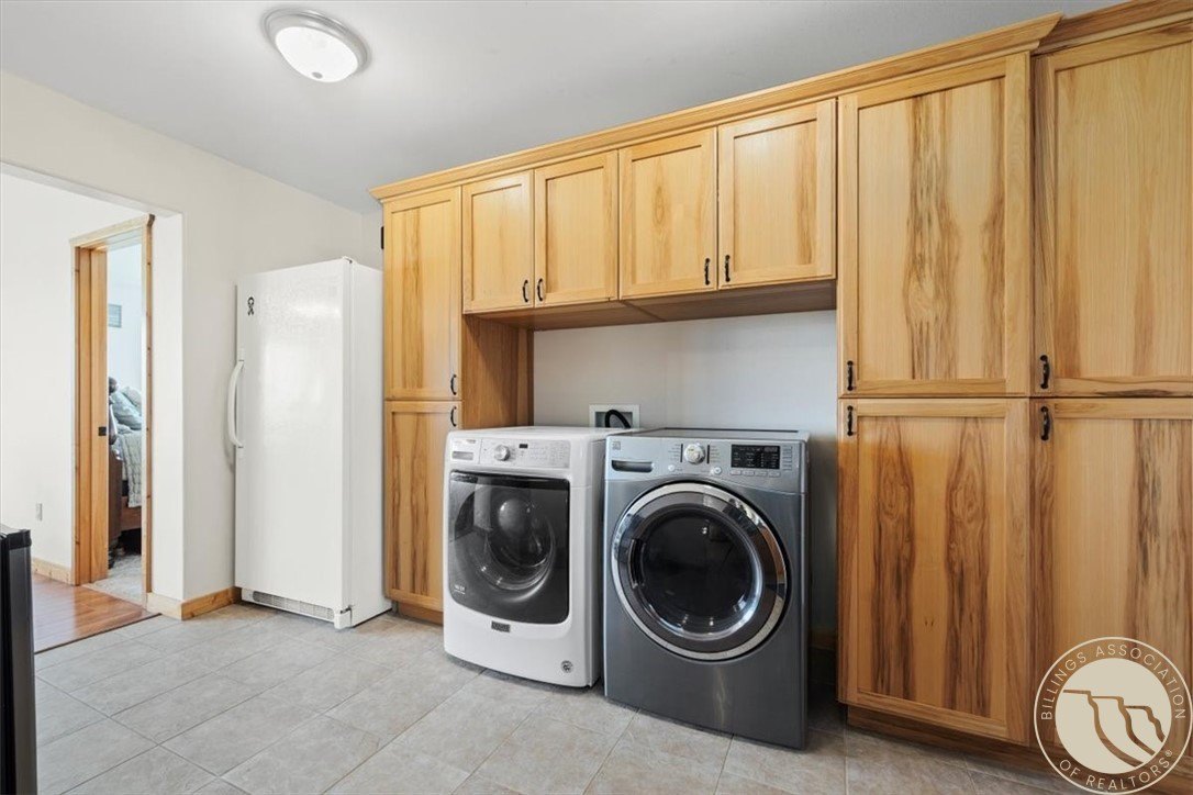 Single Family 8BR 3BA - 4355 Mountain View, Molt, MT
