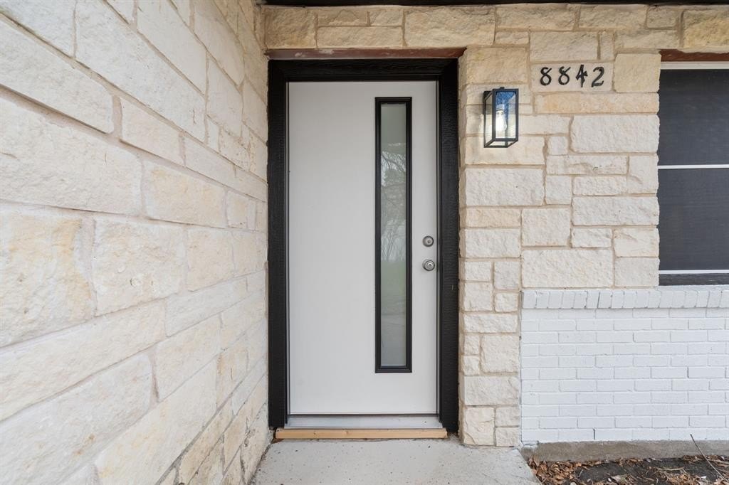 Single Family 4BR 2BA - 8842 Donnybrook Lane, Dallas, TX